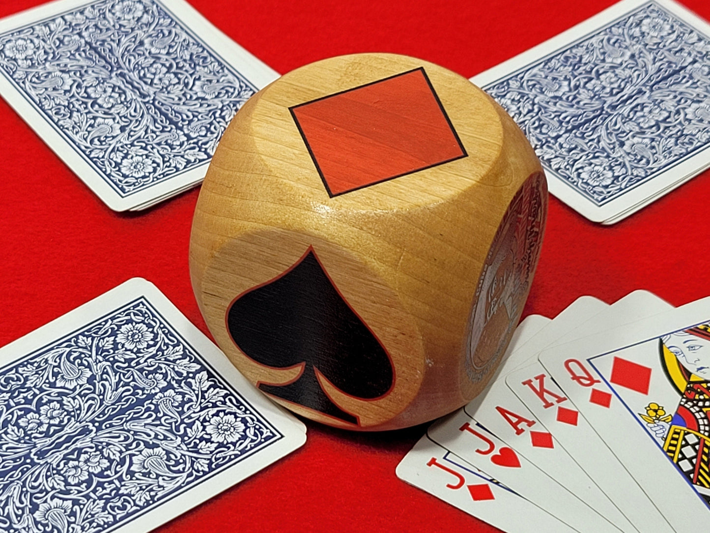 Maple Wood Trump Indicator: Original Trumpmendous suited marker for playing card games (2.5 inch)