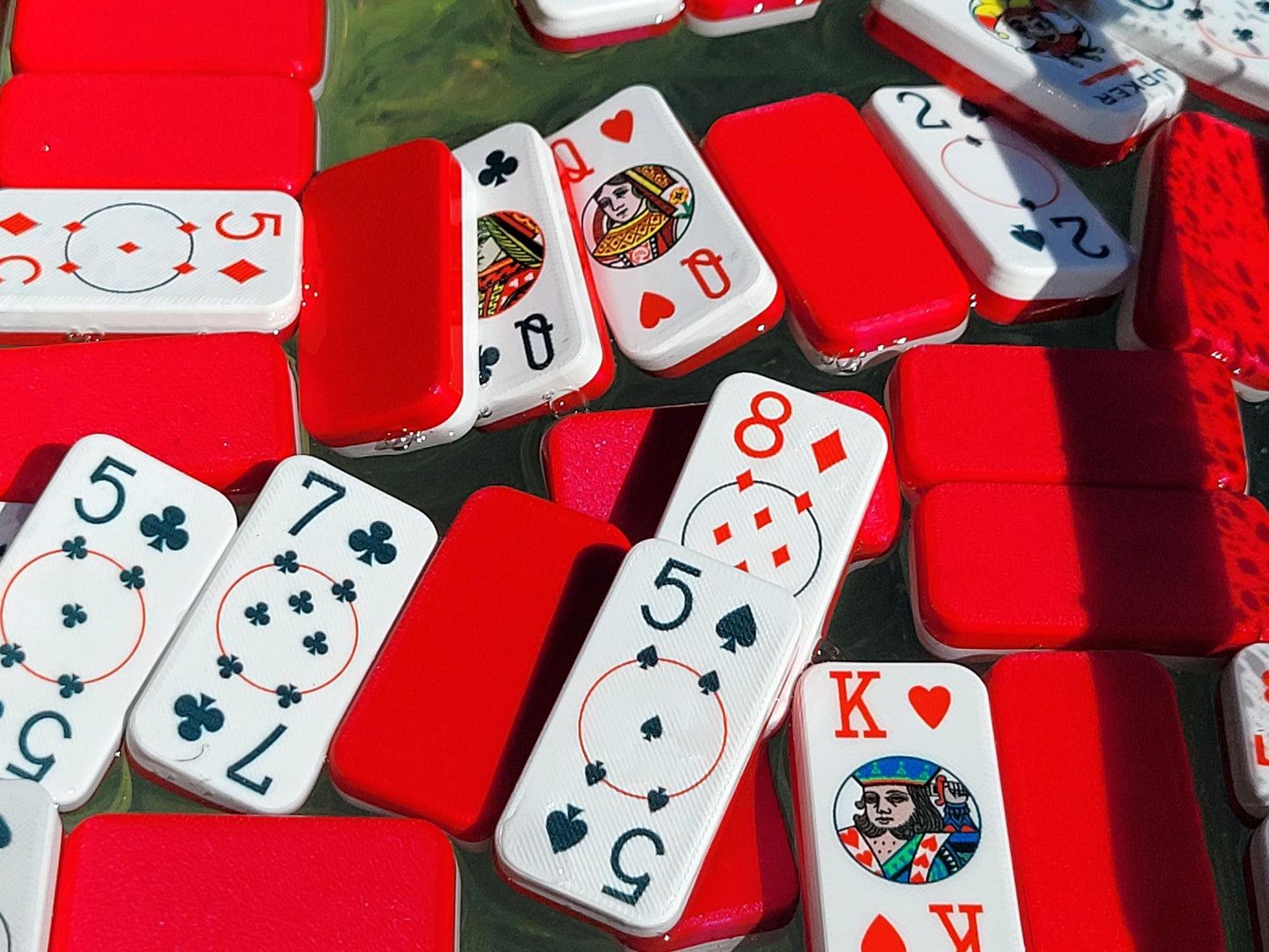 Floating Poker Dominoes: Lightweight travel domino cards that float