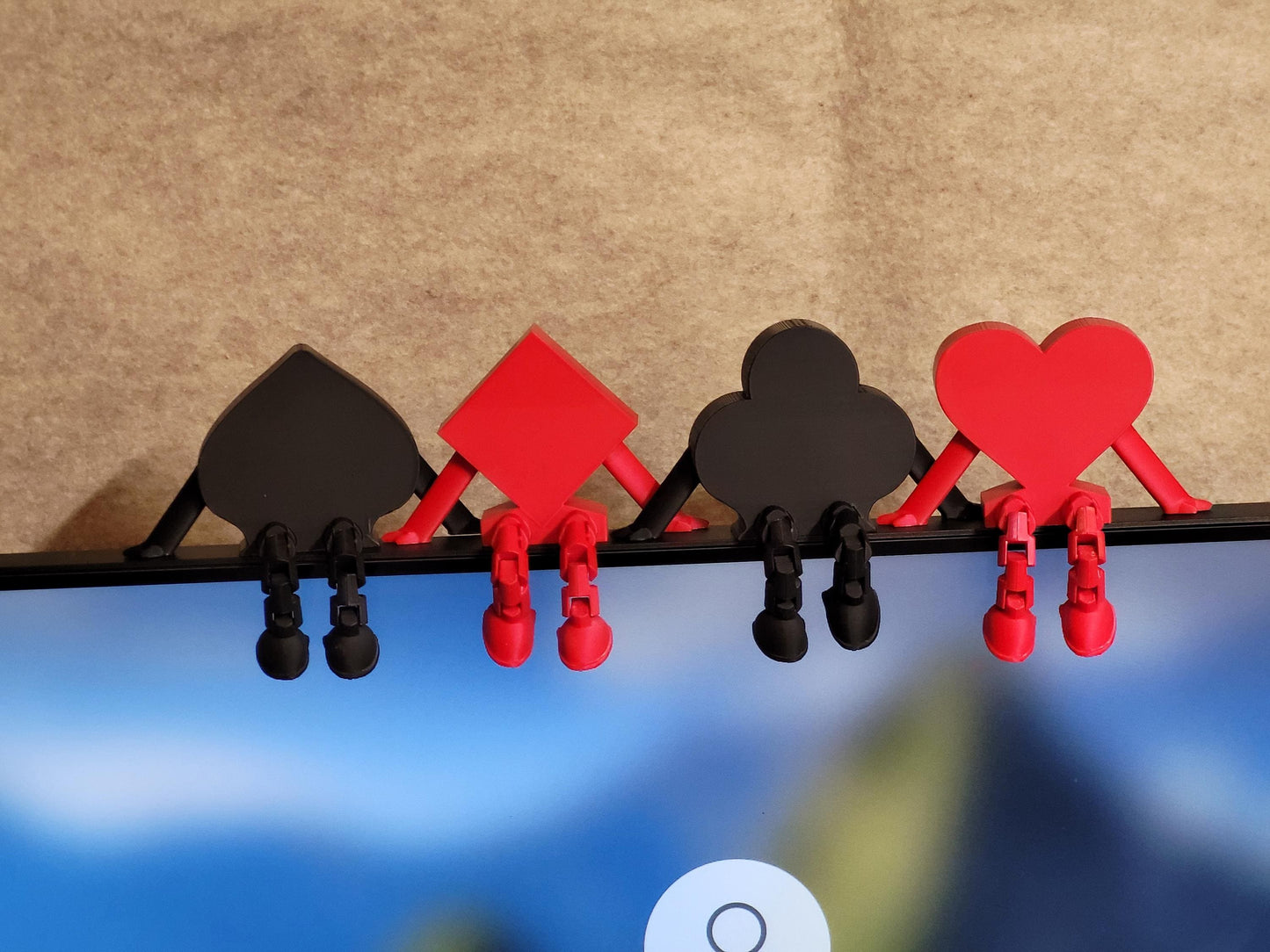 Articulated Playing Card Pip Figures: Desk Decor for Card Game Fans