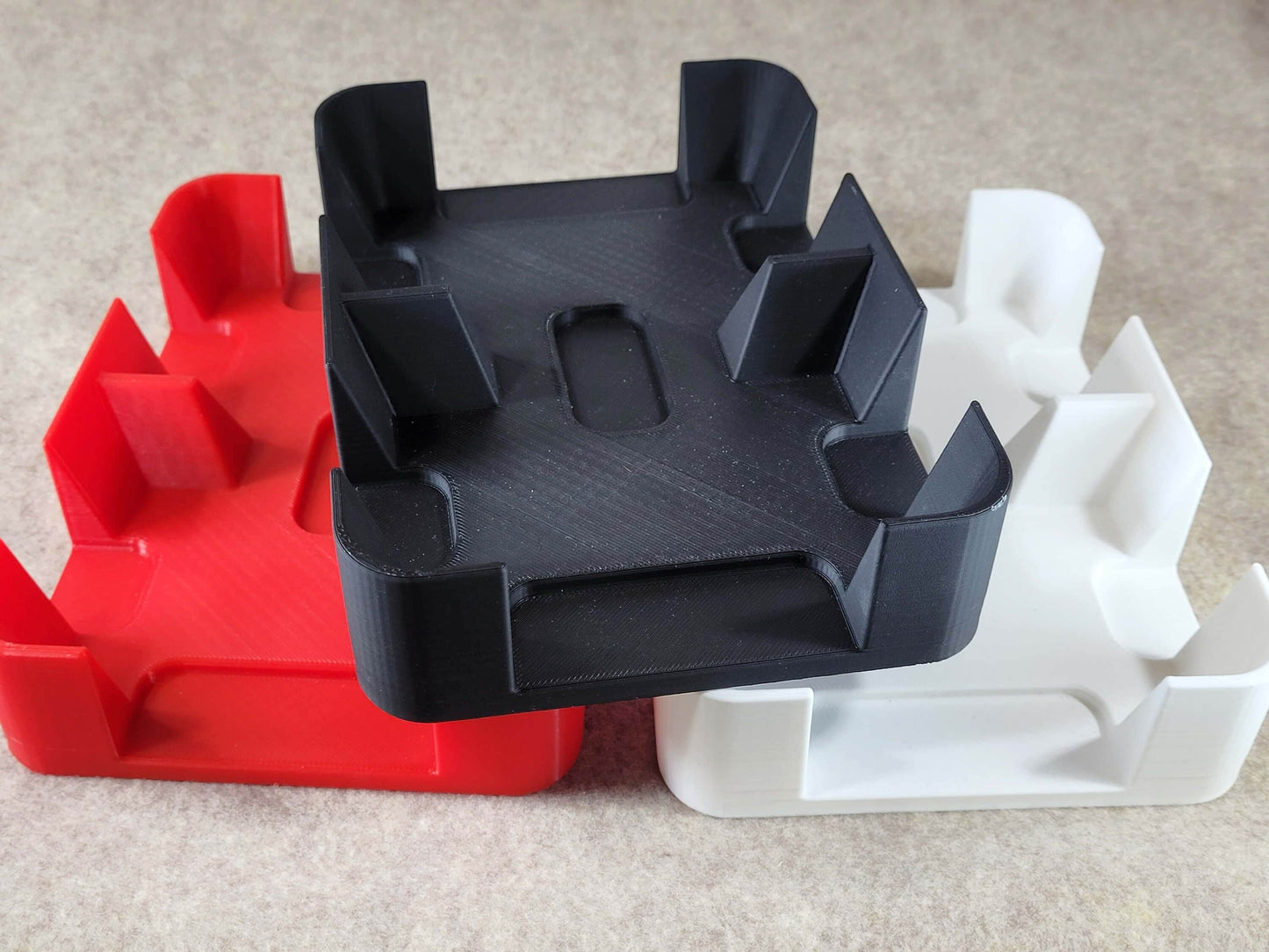 Clásico Playing Card Game Tray: Slimline plastic design available in 3 different sizes