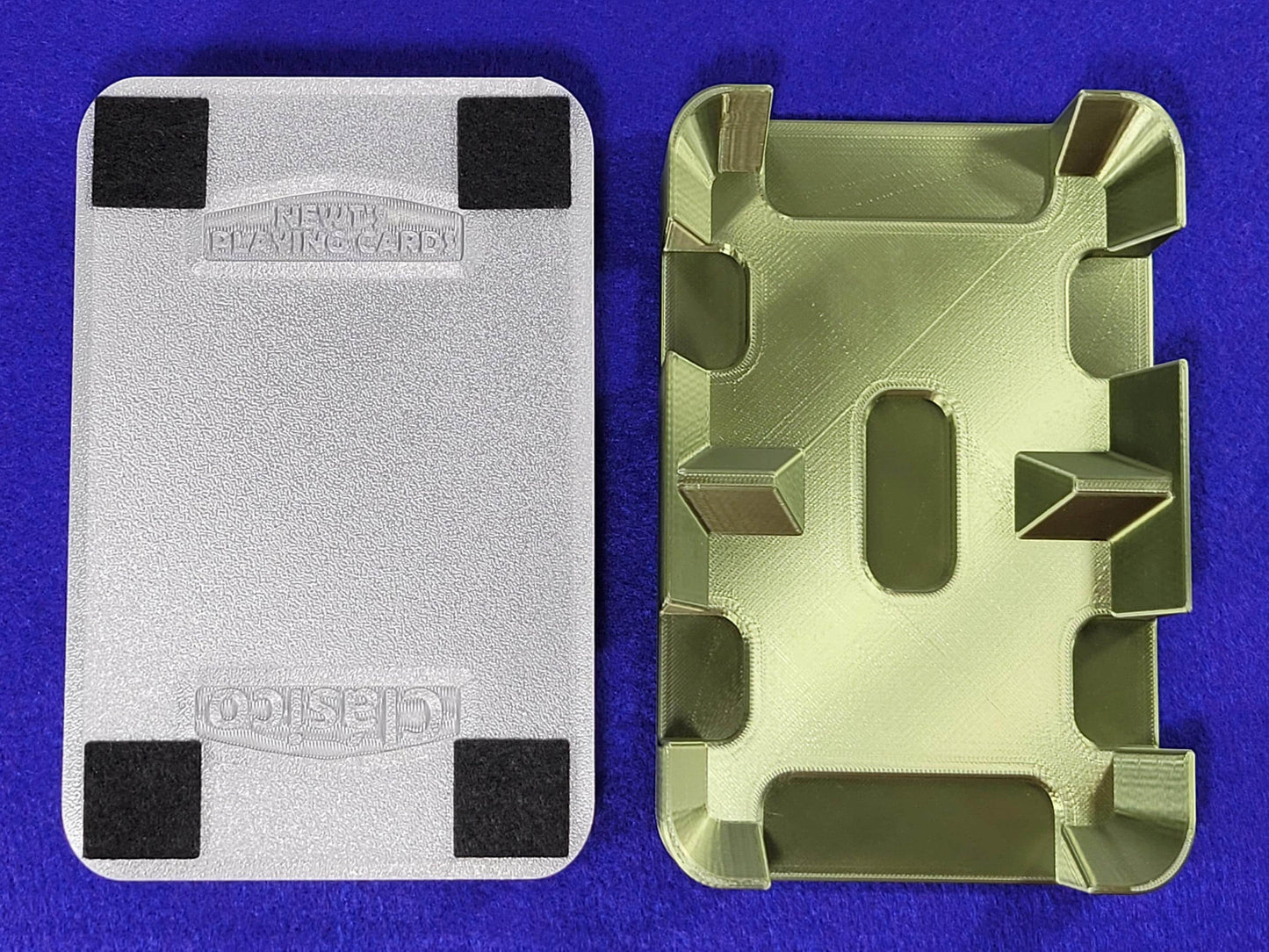 Clásico Playing Card Game Tray: Slimline plastic design available in 3 different sizes