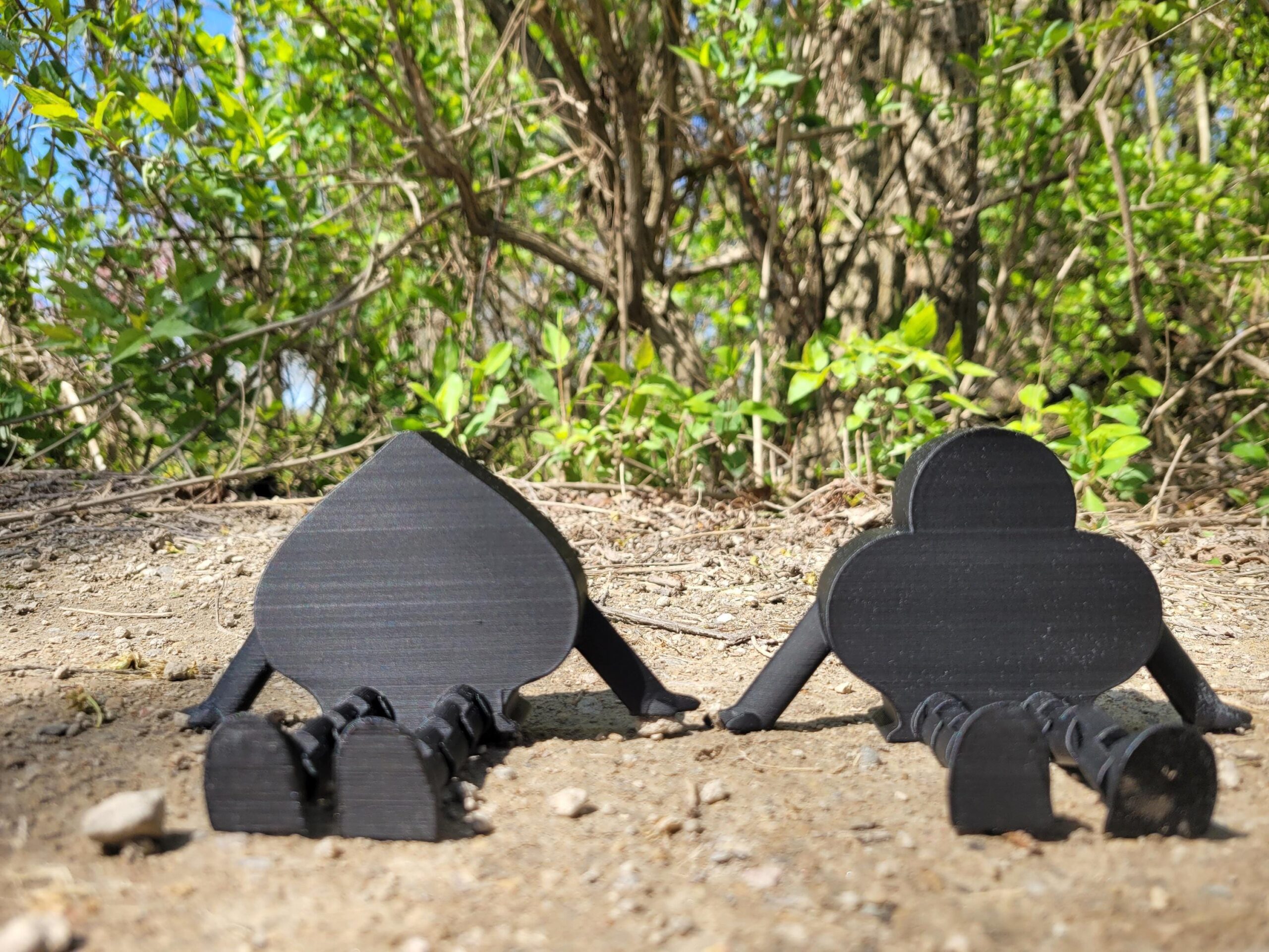 Articulated Playing Card Pip Figures: Desk Decor for Card Game Fans - Image 7