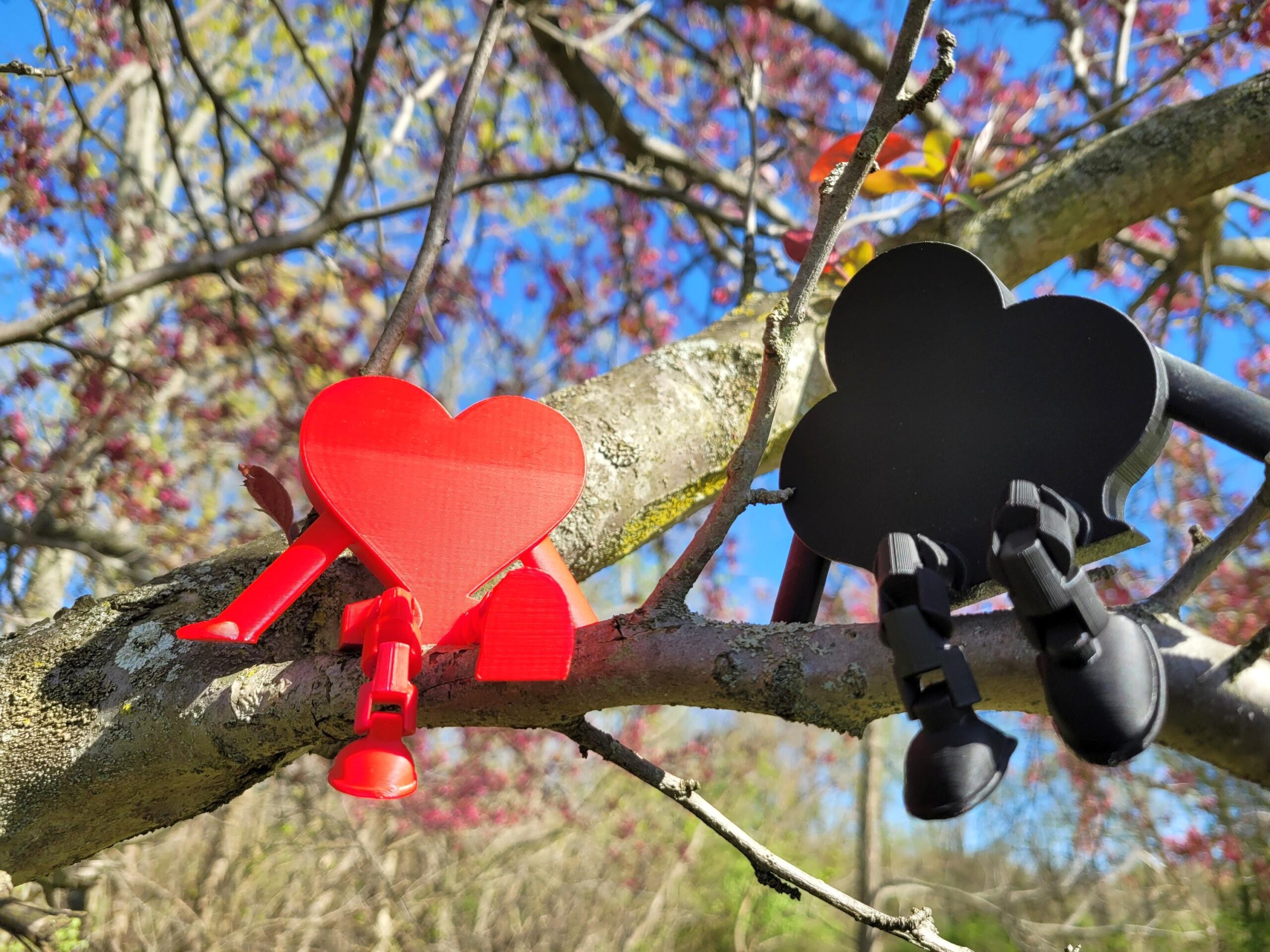 Articulated Playing Card Pip Figures: Desk Decor for Card Game Fans - Image 8