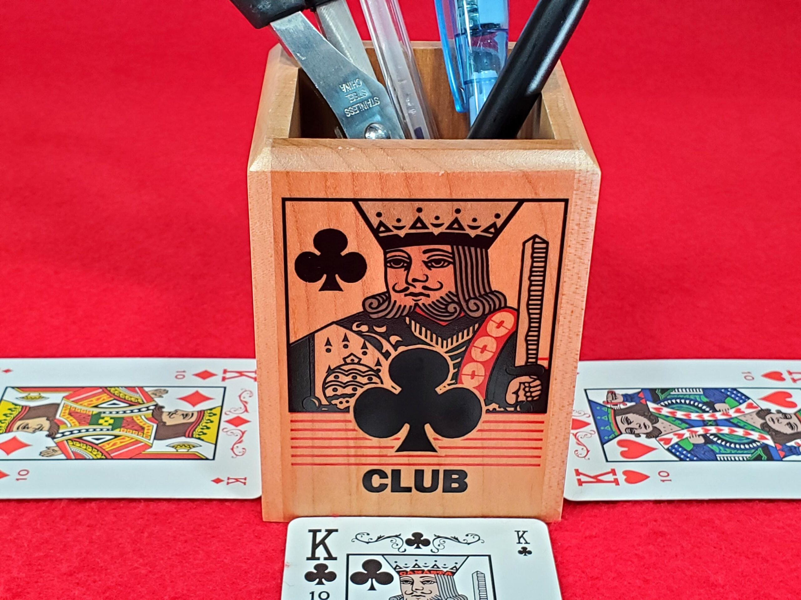 Personalized Card Player Pen and Pencil Holder: Maple Wood Card Game Desk Decor - Image 8