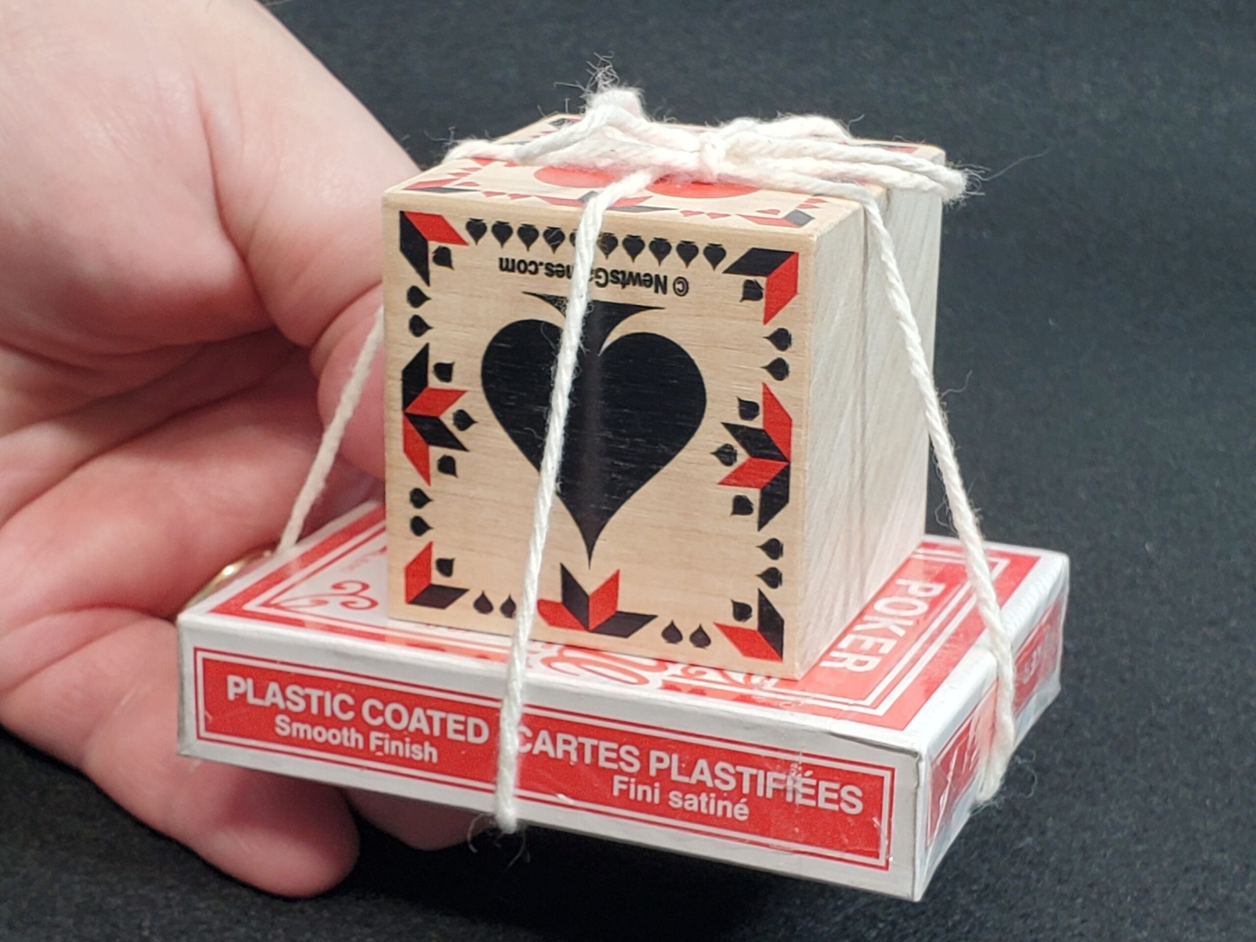 Customizable Trump Marker Set: Dutchman Design, Wooden Cube & Playing Cards - Image 4